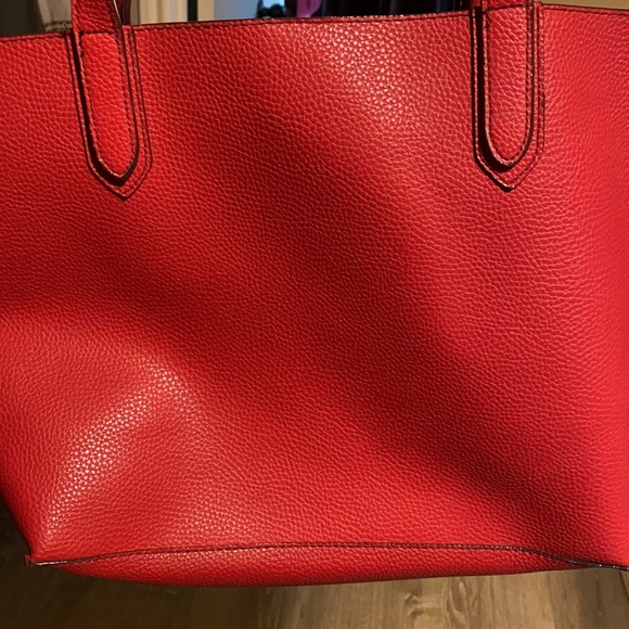 NWOT TUTILO New York perforated tote with pouch - Picture 10 of 12